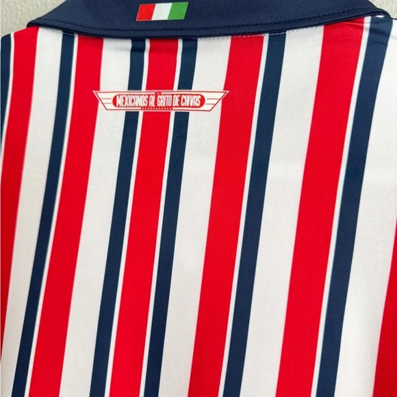 Chivas 2018 Club World cup home longsleeve jersey - Picture 4 of 4